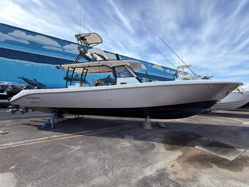 2017 Everglades 435 CC