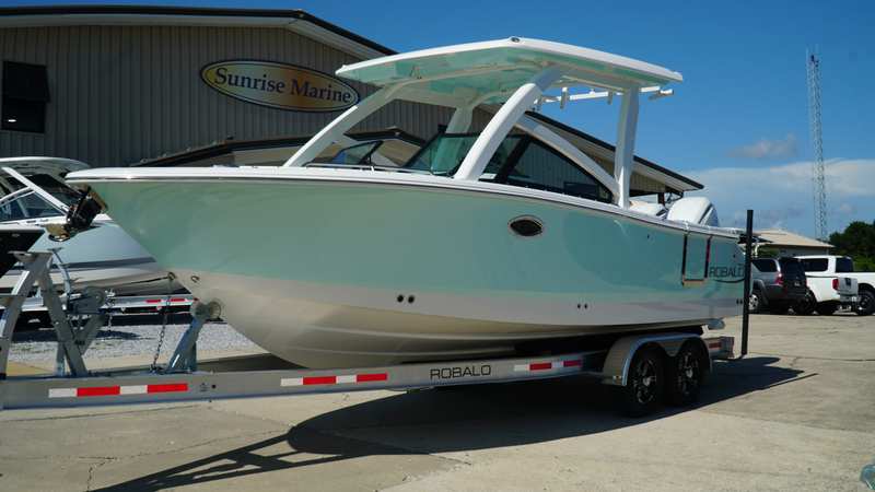 2025 Robalo 257 DC