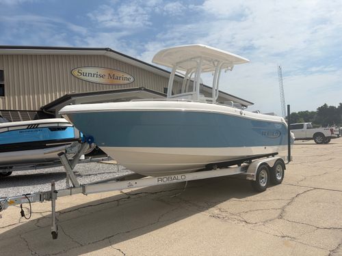 2026 Robalo 222 CC