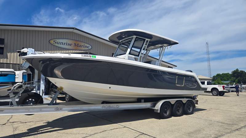 2020 Robalo R272