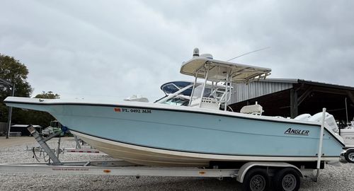 2004 Angler 2700