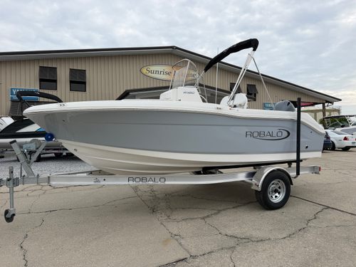 2026 Robalo 180 CC