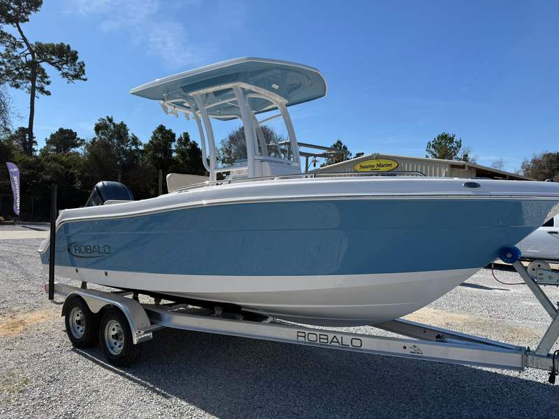 2026 Robalo 222 CC
