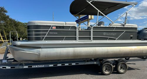 2021 Godfrey SW 2286