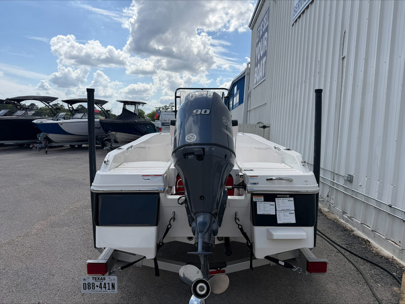 2021 Robalo 160 CC