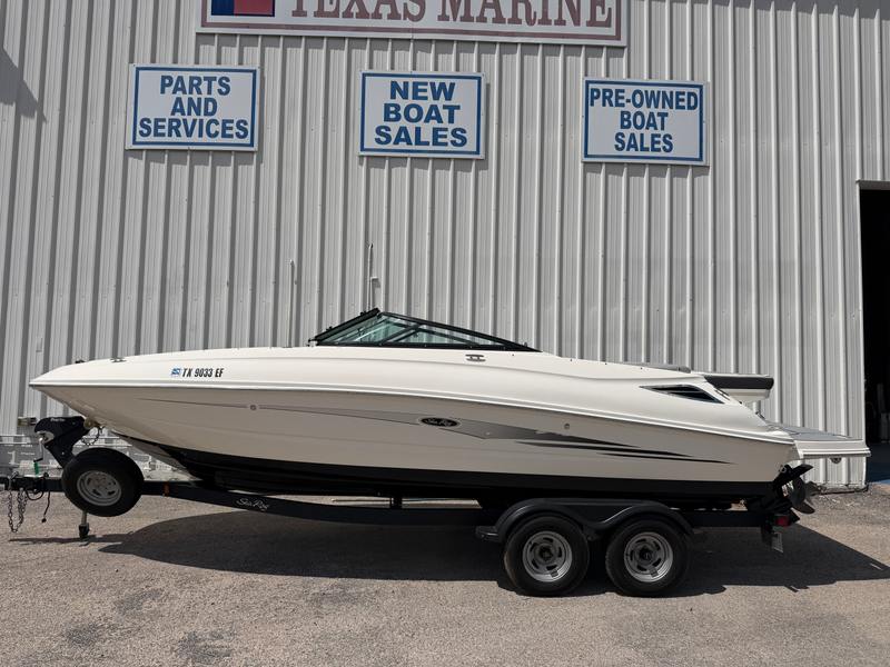 2017 Sea Ray SDX 240