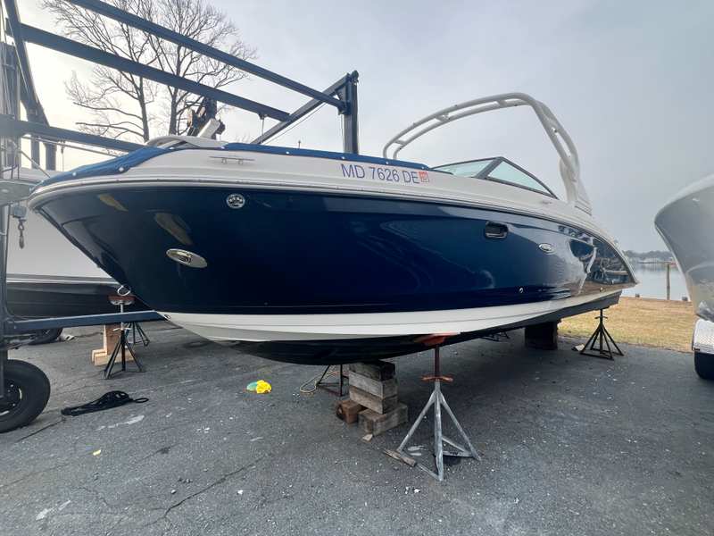 2019 Sea Ray Sundeck 270