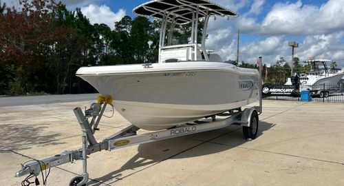 2024 Robalo 180 CC