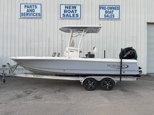 2025 Robalo 226 Cayman DLX