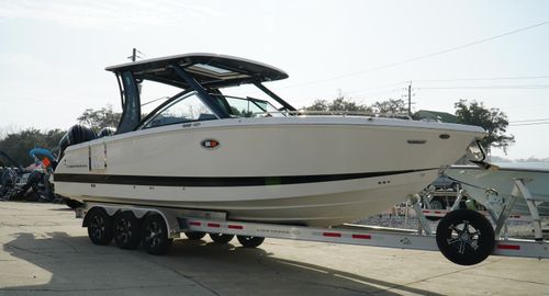 2025 Chaparral 310 OSX