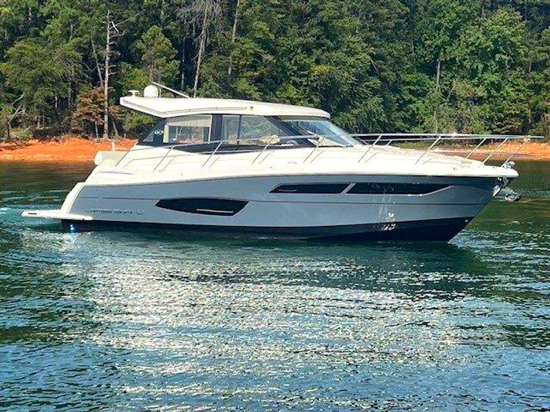 2022 Regal 38 Grande Coupe